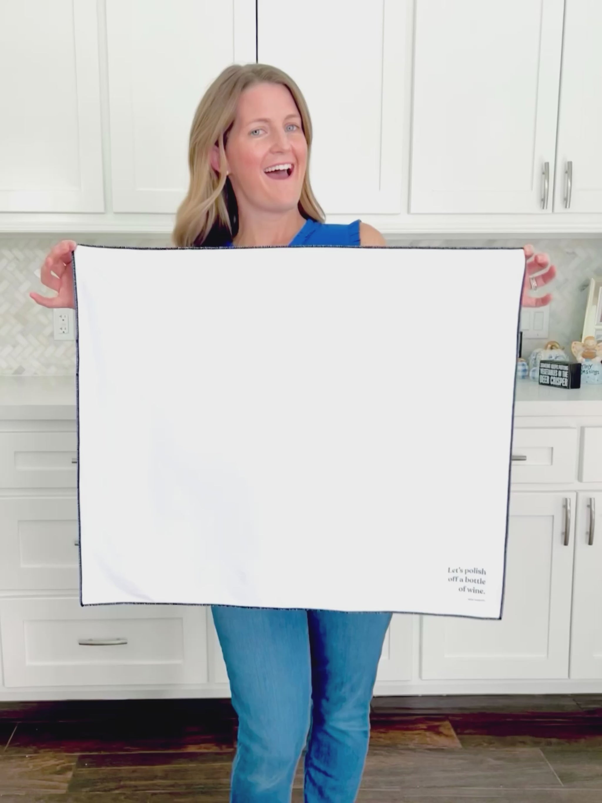 Microfiber polishing cloth for wine glasses